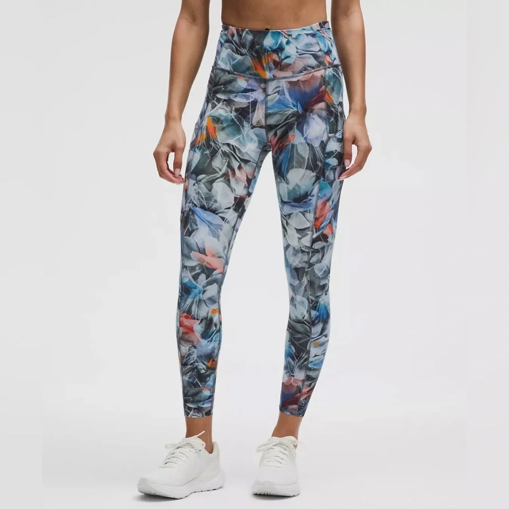 Lululemon Fast and Free High-Rise Tight 25"
7 Pocket Luminescent Floral Multi - Picture 2 of 9